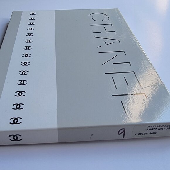 CHANEL Tights Size 2 New Sheer Natural & Black CC stripe logos on side - Picture 8 of 11